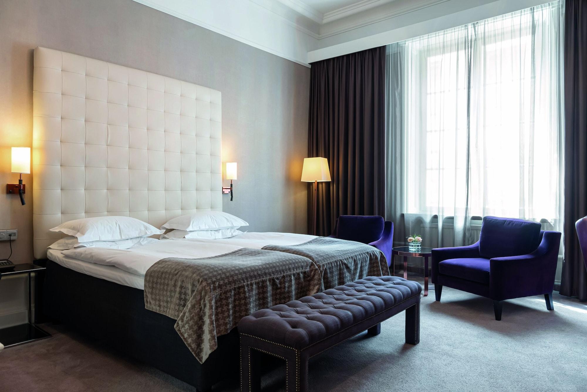 Elite Plaza Hotel