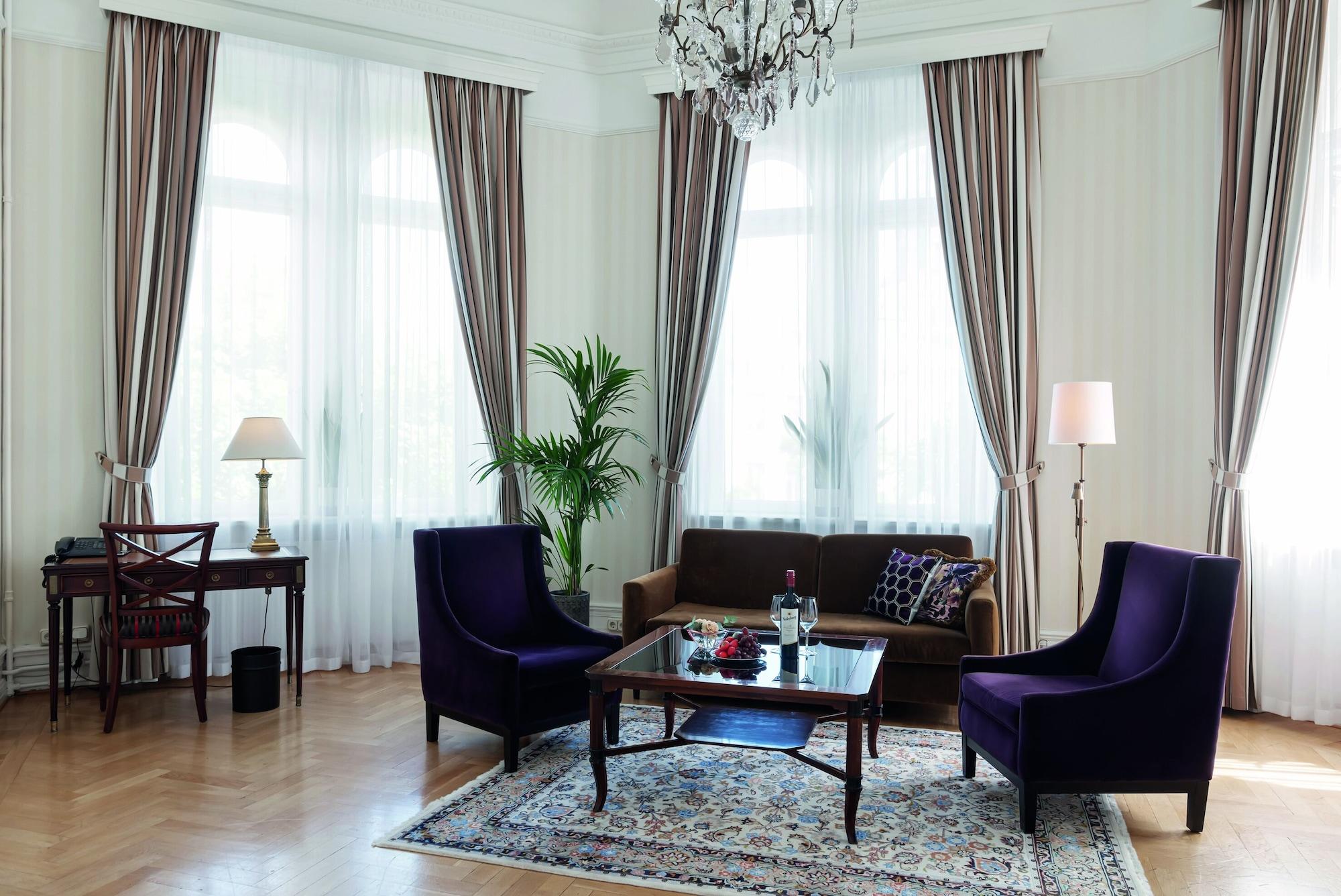 Hotel Elite Plaza 4*