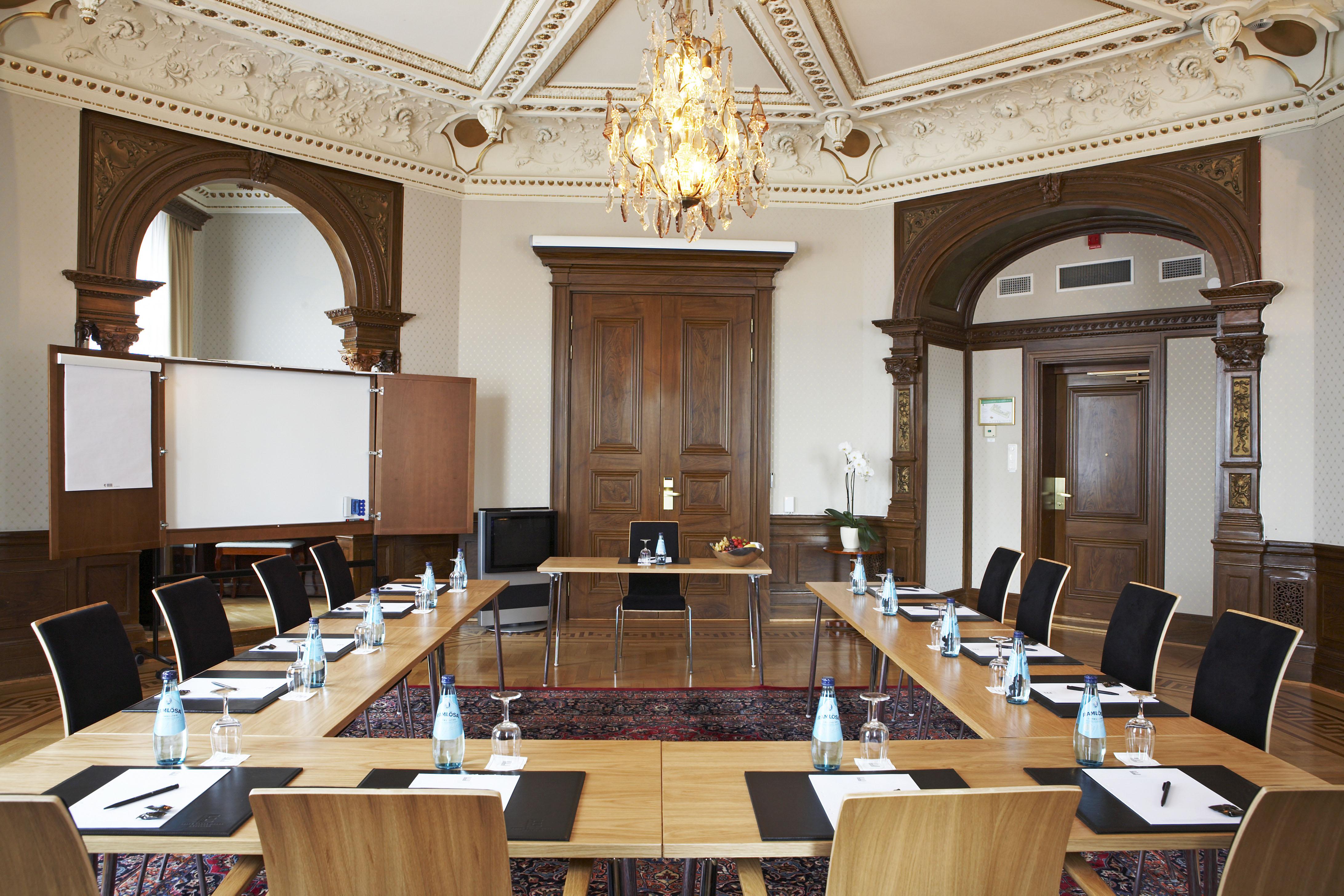 Hotel Elite Plaza 4*
